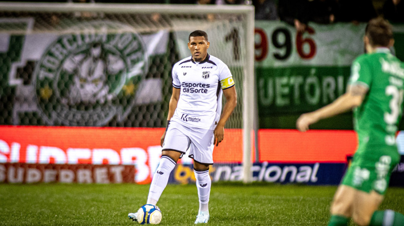 Matheus Felipe em atuação pelo Ceará contra a Chapecoense Série B 2024