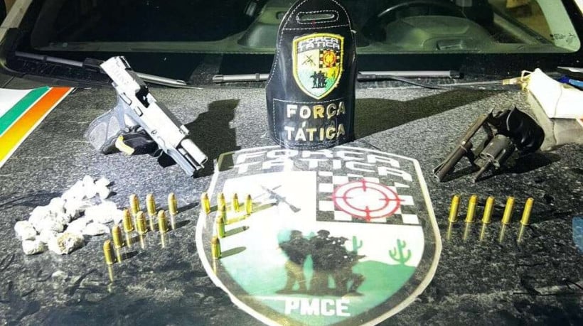 Itens apreendidos pela Polícia Militar em festa clandestina em Caucaia