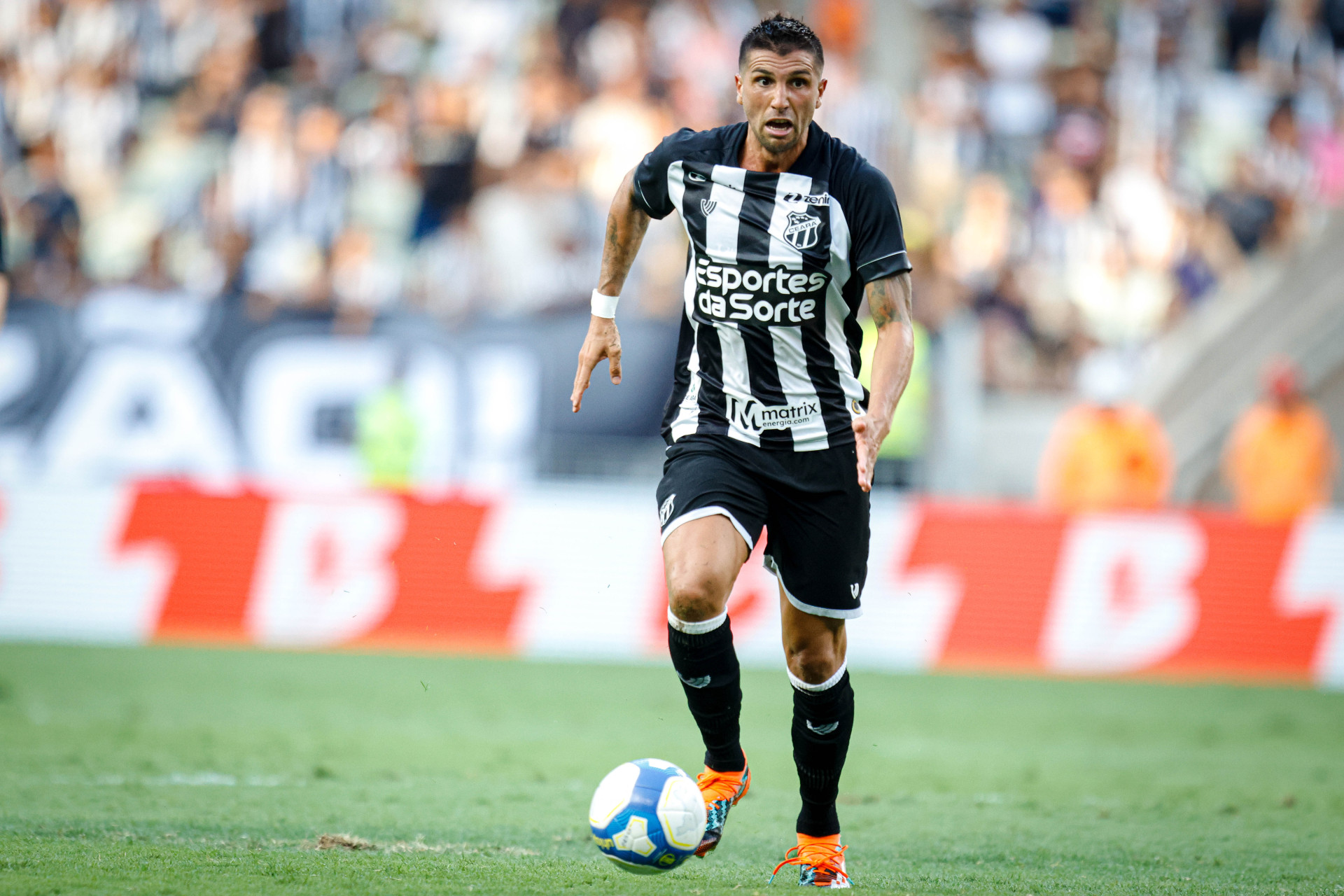 Lucas Mugni deve voltar ao time titular do Alvinegro (Foto: AURÉLIO ALVES)