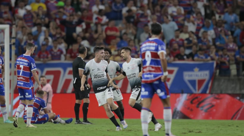 Fortaleza e Corinthians se enfrentaram na Arena Castelão pelas quartas de final da Copa Sul-Americana. 