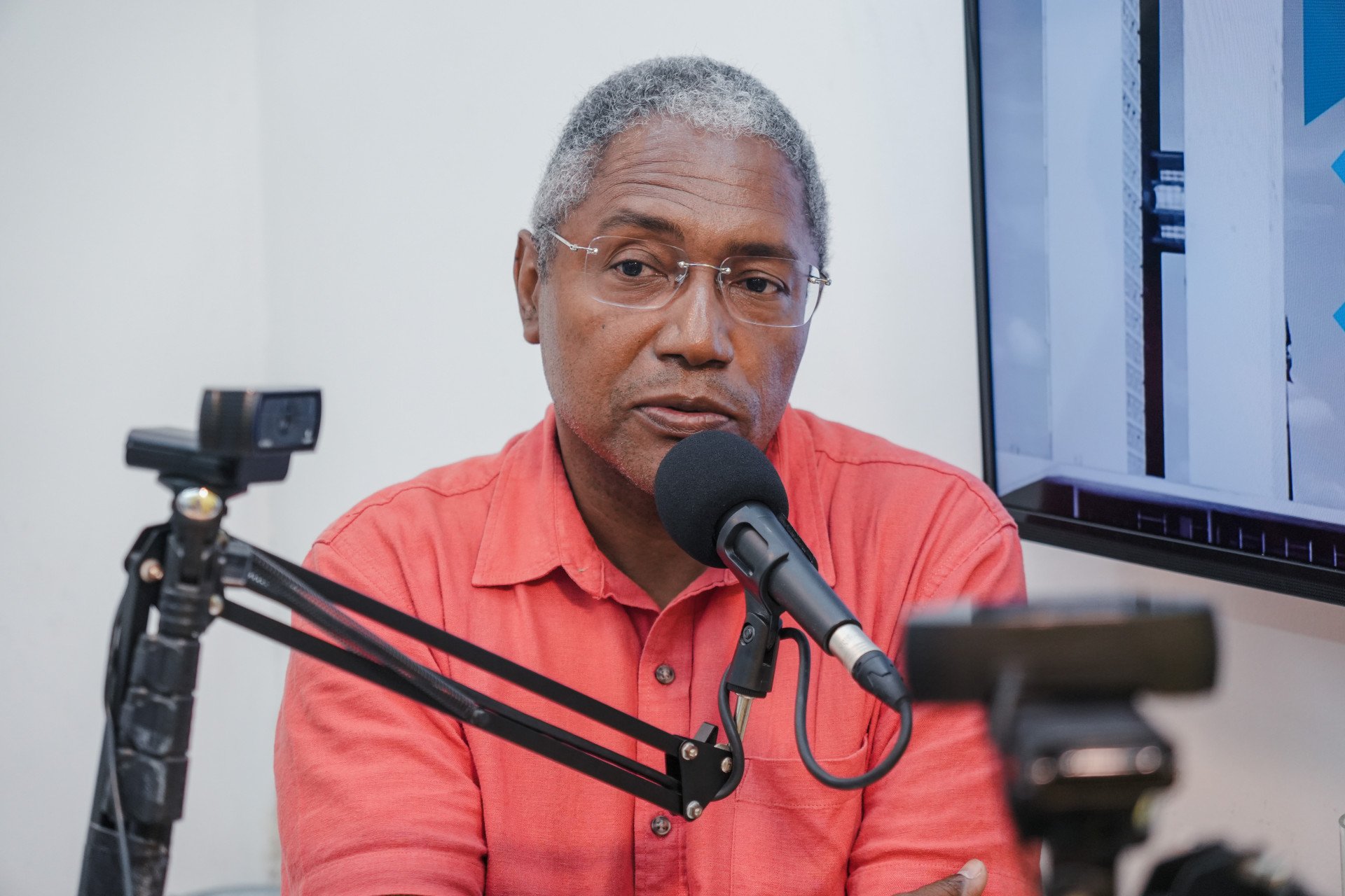 FORTALEZA, CEARÁ, 17-09-2024: Jogo Político apresente sabatina com o candidato à prefeitura de Caucaia, Waldemir Catanho. (Foto: Fernanda Barros / O Povo) (Foto: FERNANDA BARROS)