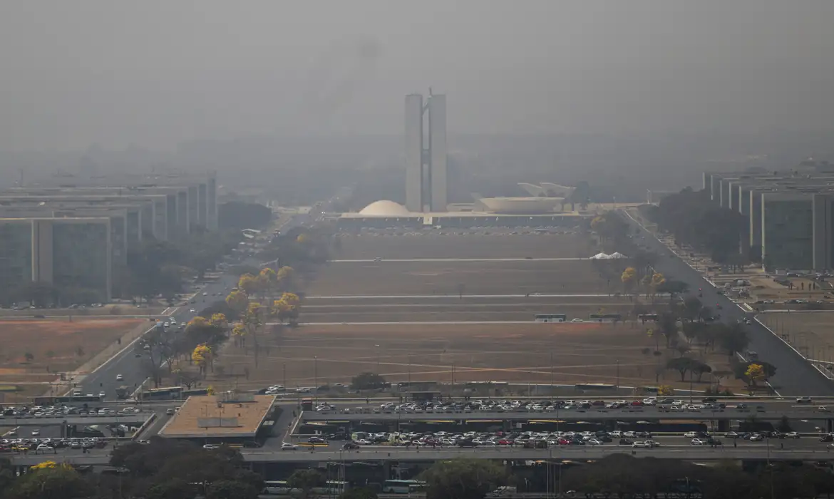 Poluição do ar em Brasília cresceu 350 vezes durante incêndio