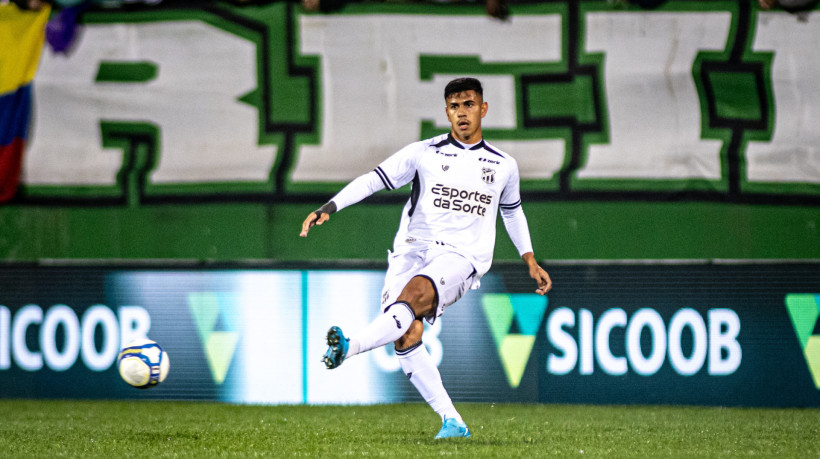 David Ricardo em atuação pelo Ceará contra a Chapecoense pela Série B 2024