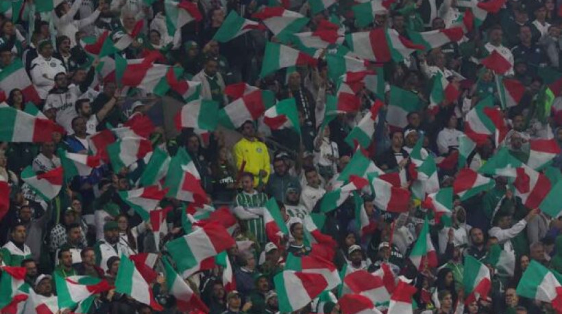 A torcida da SE Palmeiras, em jogo contra a equipe do SC Corinthians P, durante partida válida pela décima terceira rodada, do Campeonato Brasileiro, Série A, na arena Allianz Parque. (Foto: Cesar Greco/Palmeiras/by Canon)