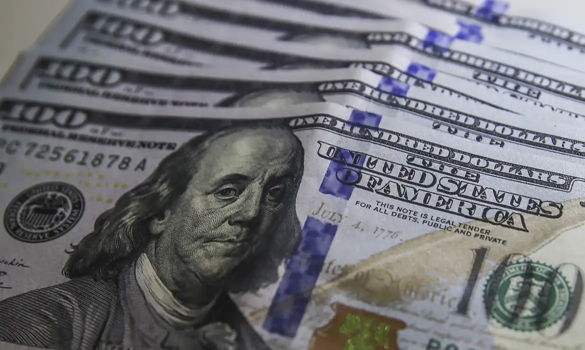 Dólar sobe para R$ 5,52 após sete quedas consecutivas