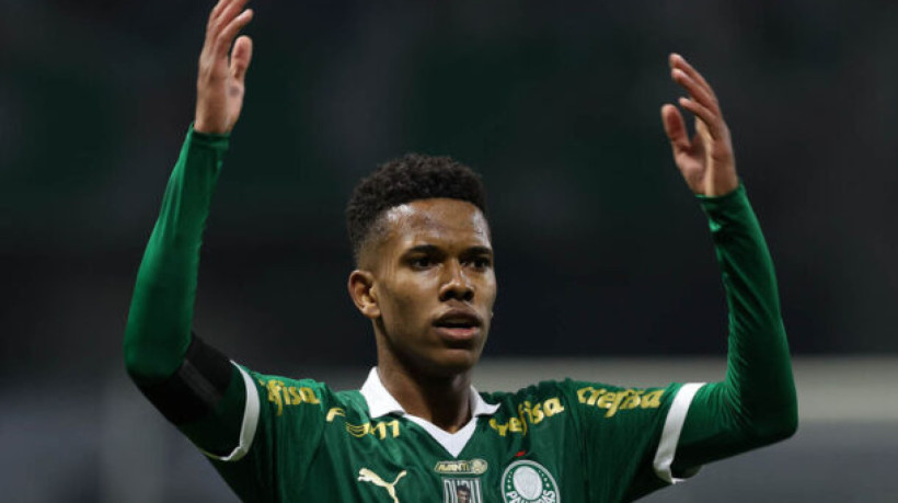 O jogador Estêvão, da SE Palmeiras, em jogo contra a equipe do SC Corinthians P, durante partida válida pela décima terceira rodada, do Campeonato Brasileiro, Série A, na arena Allianz Parque. (Foto: Cesar Greco/Palmeiras/by Canon)