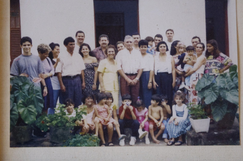 Família Farias reunida no Sitio São Roque, em Mulungu  (Foto: FCO FONTENELE)