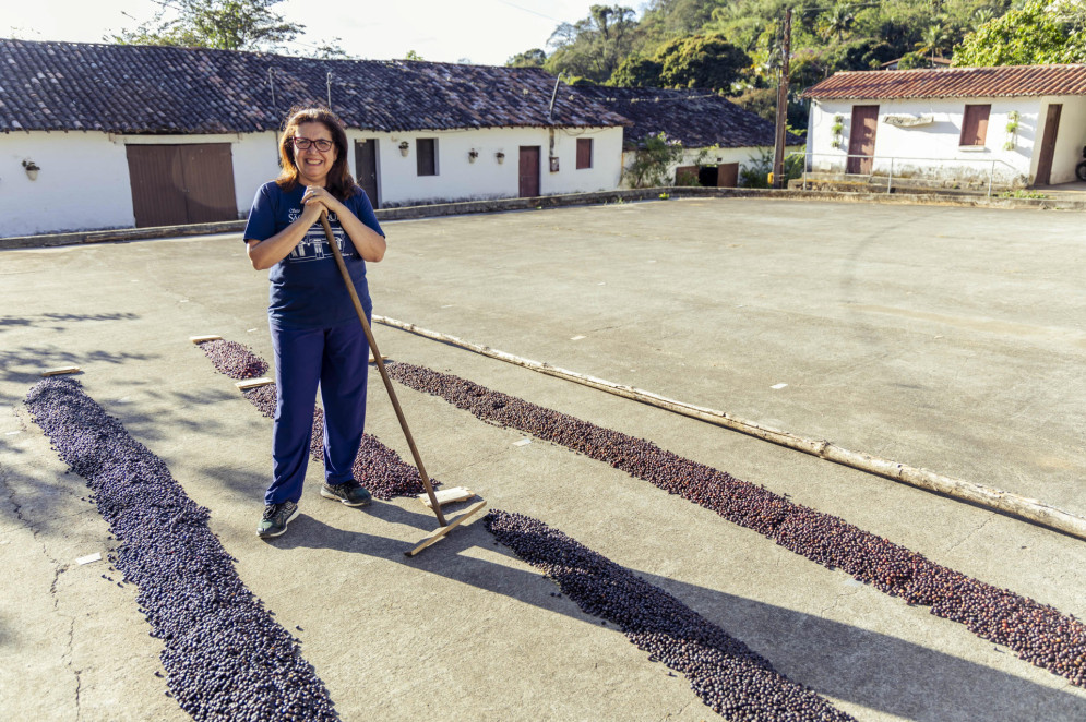 Mônica Farias, após a partida do pai, quando assumiu a administração dos negócios e criou a sua própria metodologia de trabalho(Foto: FCO FONTENELE)