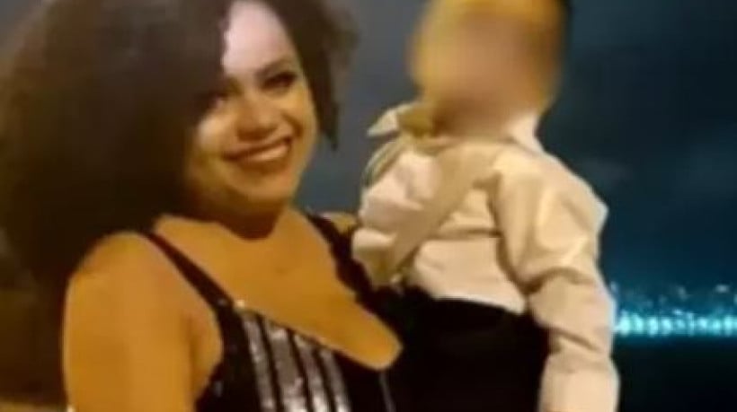 Mulher em presa em flagrante suspeita de degolar o filho