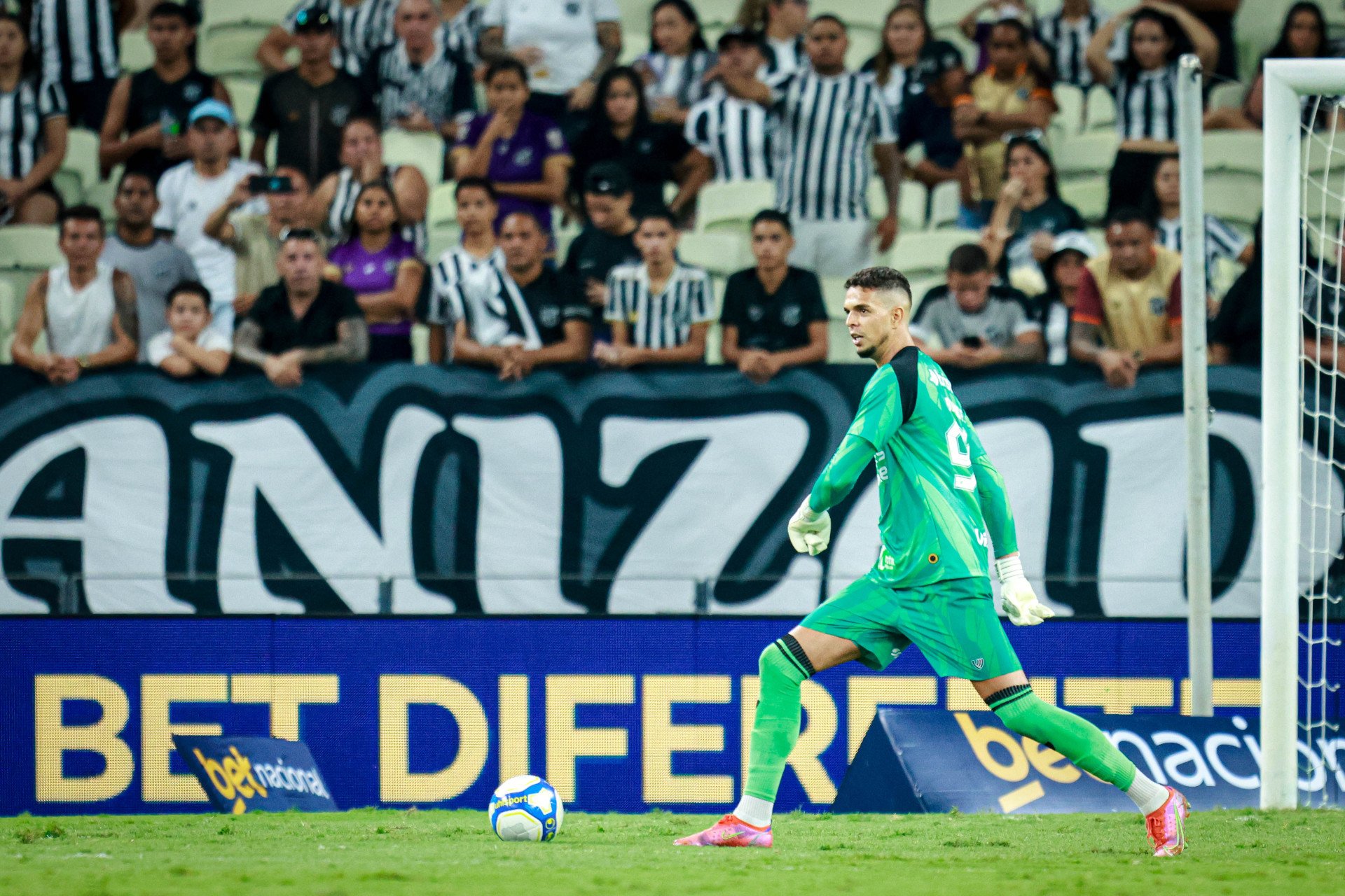 Bruno Ferreira em atuação pelo Ceará contra o Vila Nova pela Série B 2024 (Foto: Aurélio Alves  / O POVO) (Foto: Aurélio Alves  / O POVO)