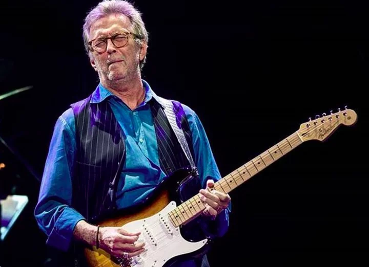 Aos 79 anos, o cantor e guitarrista Eric Clapton fará quatro shows no Brasil a partir desta terça-feira (24/09) como parte de sua turnê mundial, que celebra seis décadas de carreira.