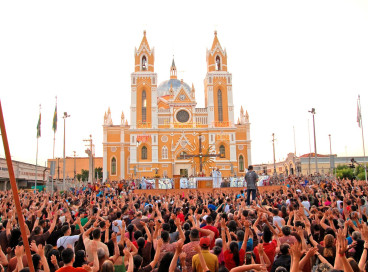 ￼MULTIDÃO compareceu à abertura 
dos Festejos de São Francisco em Canindé 