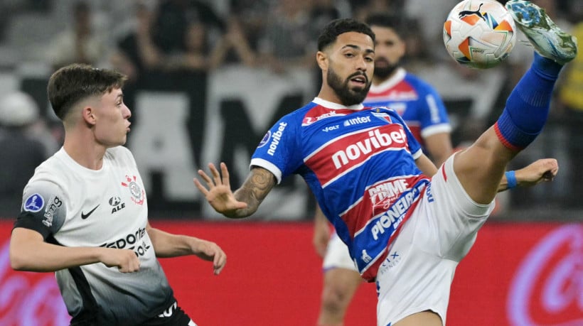 Calebe, do Fortaleza, durante jogo contra o Corinthians