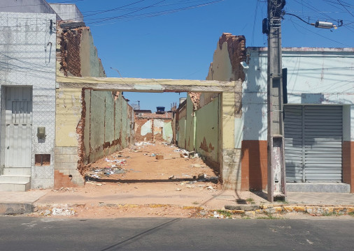 Casarão abandonado no Centro de Juazeiro do Norte