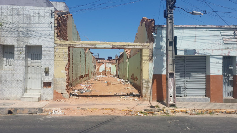 Casarão abandonado no Centro de Juazeiro do Norte