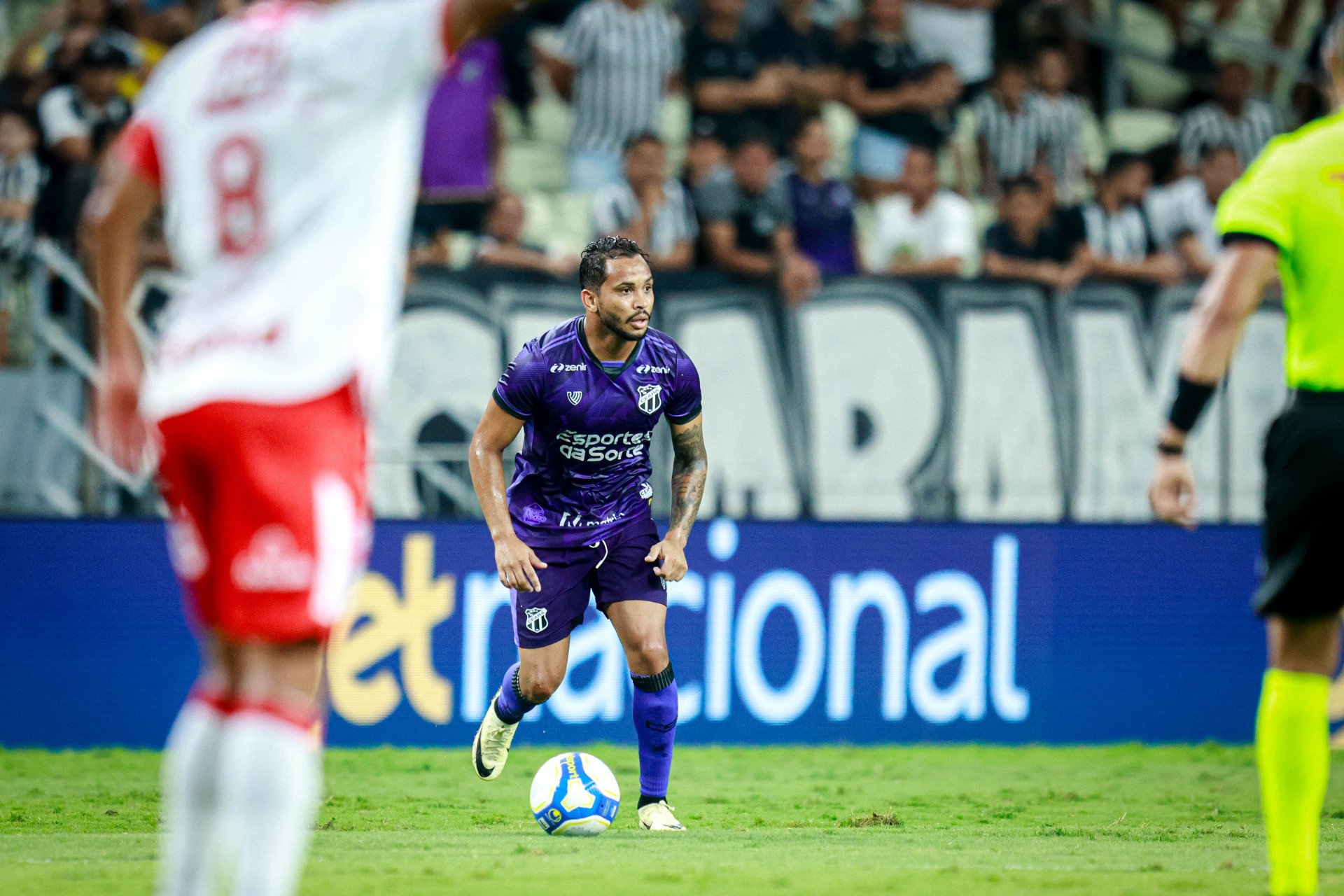 Lourenço deve ser titular no meio-campo alvinegro
 (Foto: AURÉLIO ALVES)