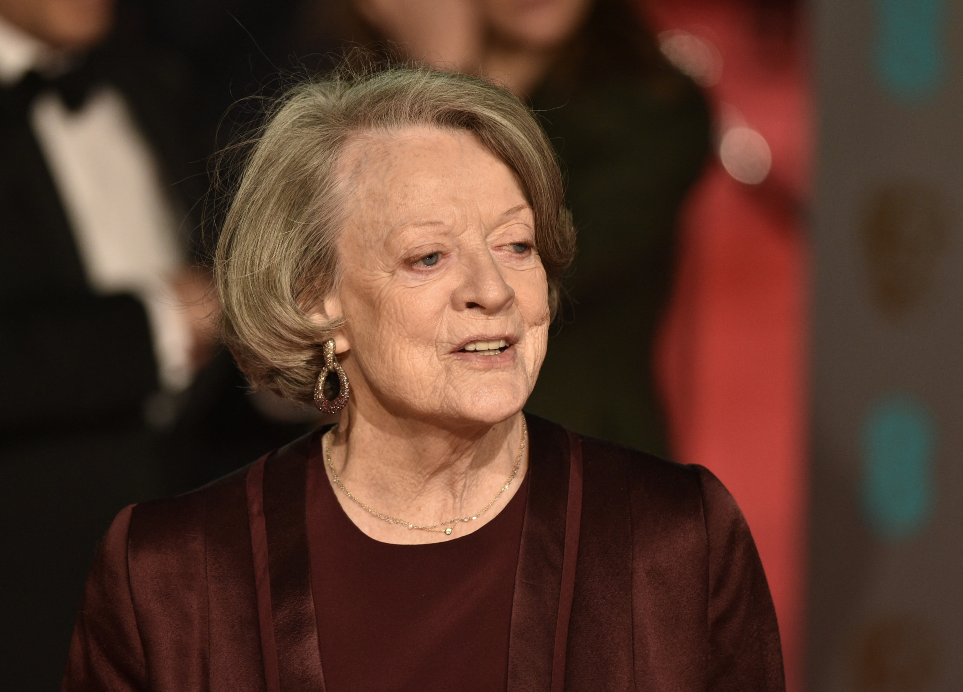 A atriz britânica Maggie Smith posa na chegada para o BAFTA British Academy Film Awards na Royal Opera House em Londres em 14 de fevereiro de 2016.
A atriz britânica vencedora do Oscar Maggie Smith, uma estrela do palco e da tela por mais de sete décadas, morreu no hospital em Londres na sexta-feira, anunciaram seus filhos, provocando uma enxurrada de homenagens.

 (Foto: Niklas HALLE'N / AFP)