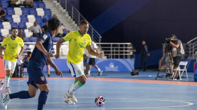 Pito, jogador de futsal da Seleção Brasileira, durante jogo contra Tailândia