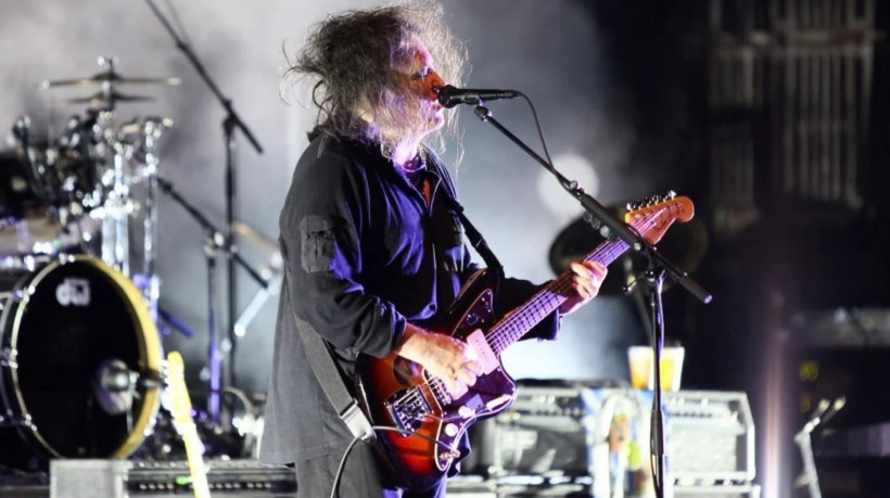 Robert Smith, vocalista do The Cure, ao vivo no Beacon Theatre, de Nova York