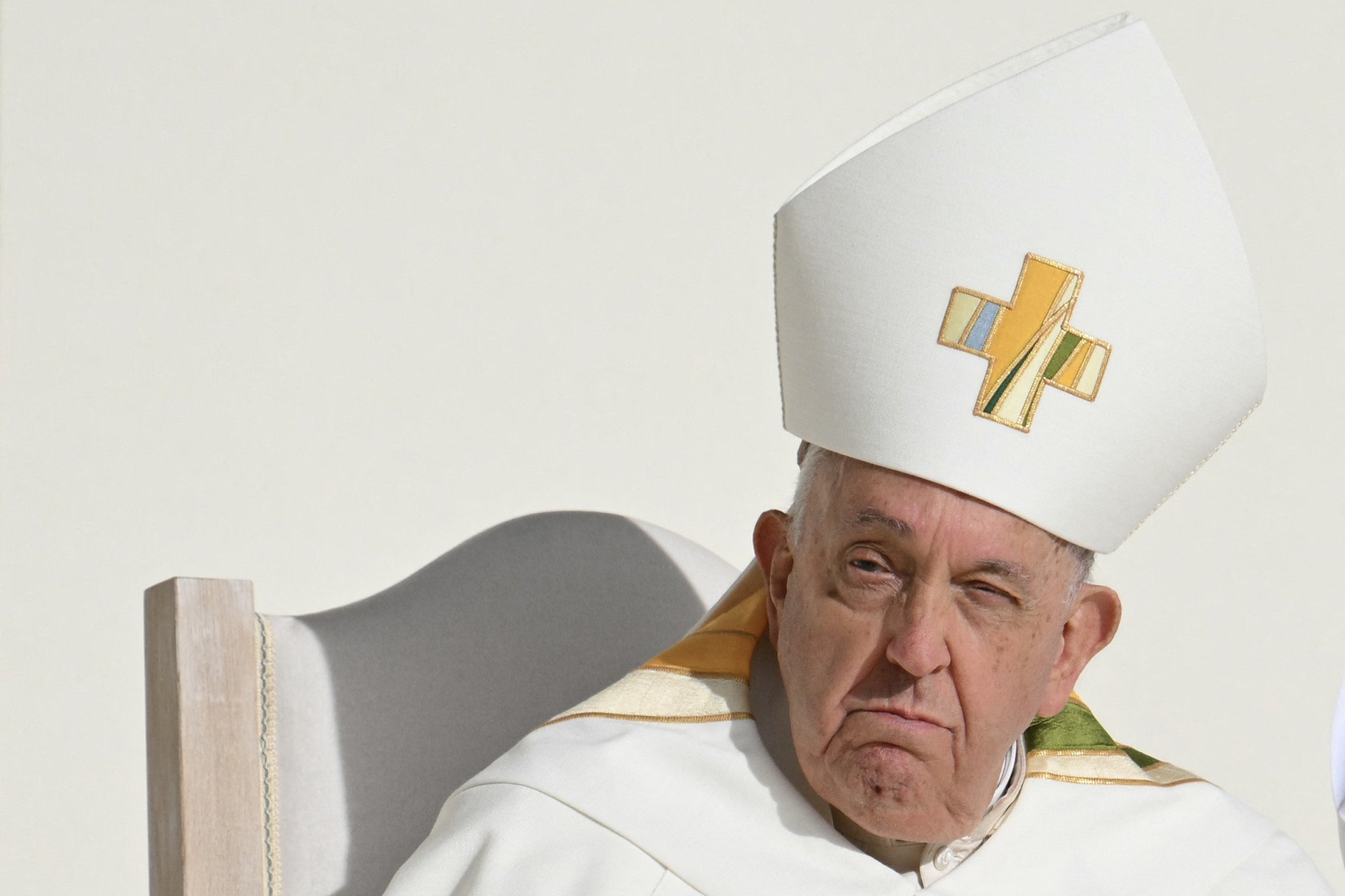 O Papa Francisco celebra uma missa sagrada no estádio Rei Baudouin, em Bruxelas, em 29 de setembro de 2024. O papa está em uma viagem apostólica de quatro dias para Luxemburgo e Bélgica.
 (Foto: Alberto PIZZOLI / AFP)