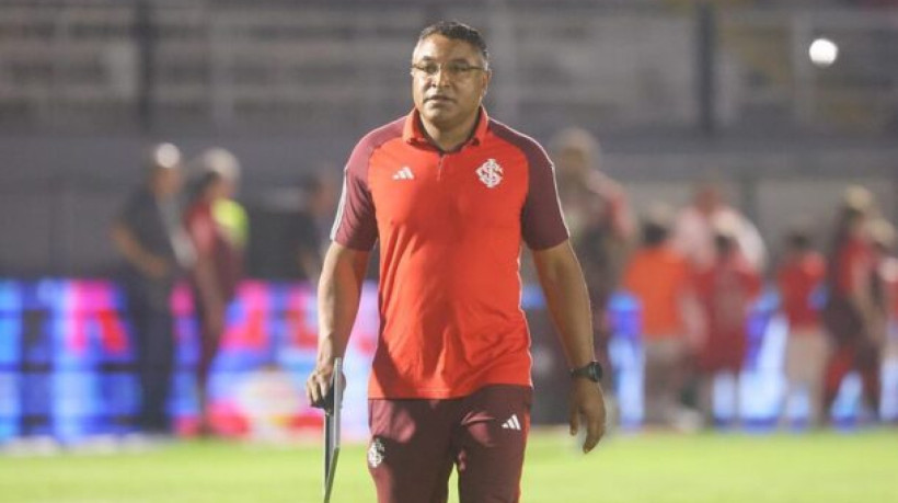 Treinador do Colorado também frisou que, no momento, a atenção da equipe fica para o duelo com o Corinthians e não o GreNal no fim de outubro