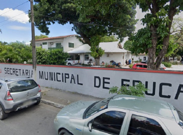 Fachada da sede da Secretaria Municipal de Educação de Caucaia. Imagem meramente ilustrativa 