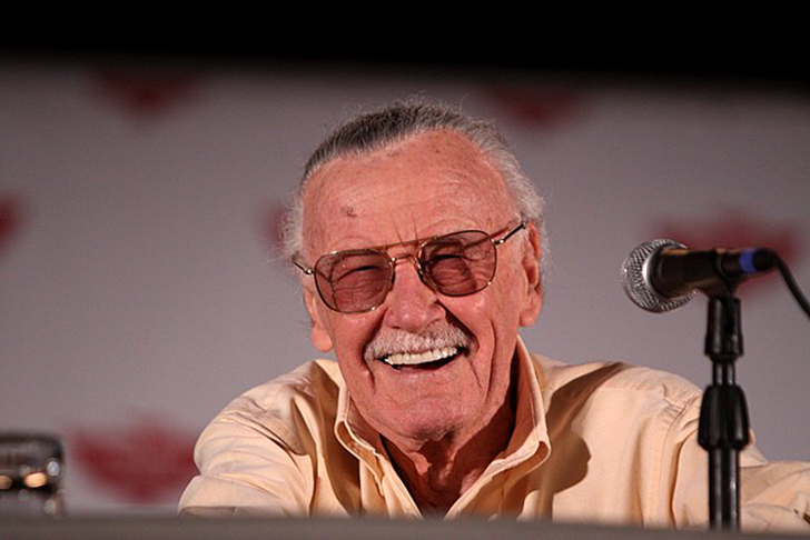 Quem assiste aos filmes de super-heróis nem sempre se dá conta de que, por trás daqueles incríveis personagens, houve a mente criativa de um homem especial. E ele se chamava Stan Lee. 