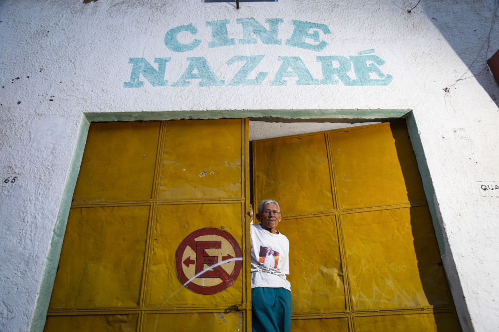 Raimundo Carneiro de Araújo, conhecido como seu Vavá, à época com 87 anos de idade, em reportagem do O POVO de 2018(Foto: TATIANA FORTES, EM 22/1/2018)