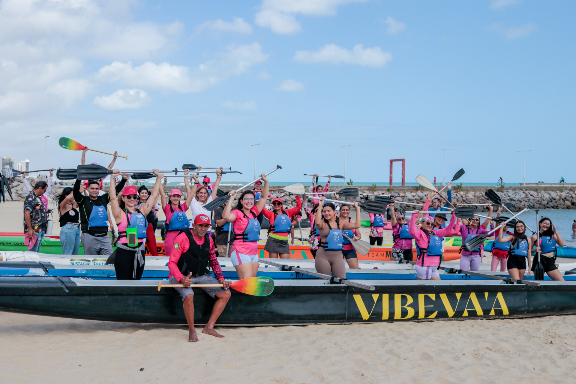 ￼MOVIMENTO Remadoras Rosa reúne 
mulheres sobreviventes de câncer de mama  (Foto: Samuel Setubal)