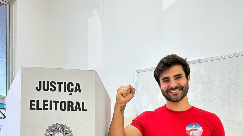 Pedro Rousseff após realizar seu voto durante as Eleições 2024