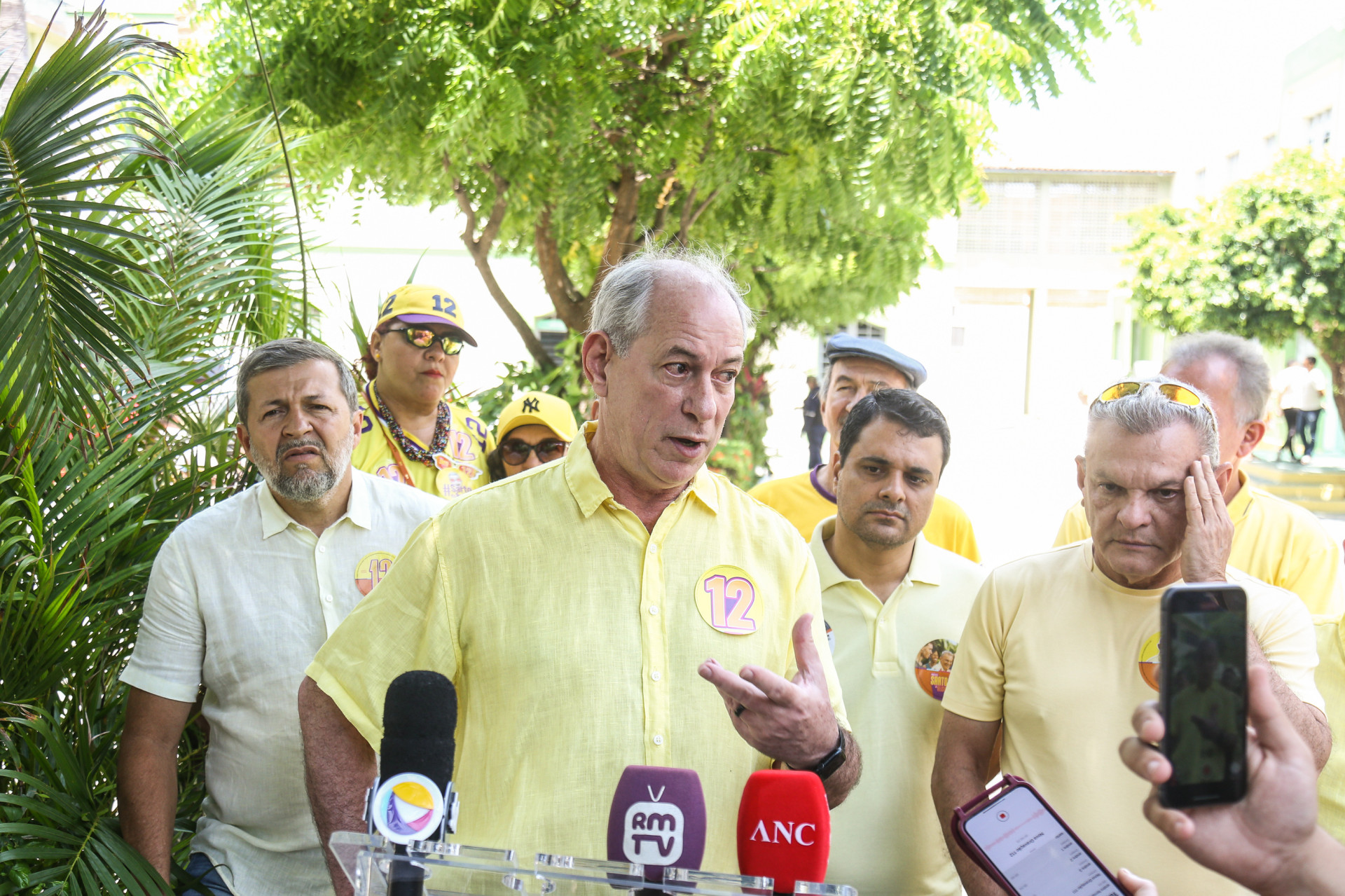 FORTALEZA-CE BRASIL, 06-10-2024 Votação de Ciro Gomes na Secretaria de Saúde  (Foto Joao Filho Tavares O Povo) (Foto: João Filho Tavares)