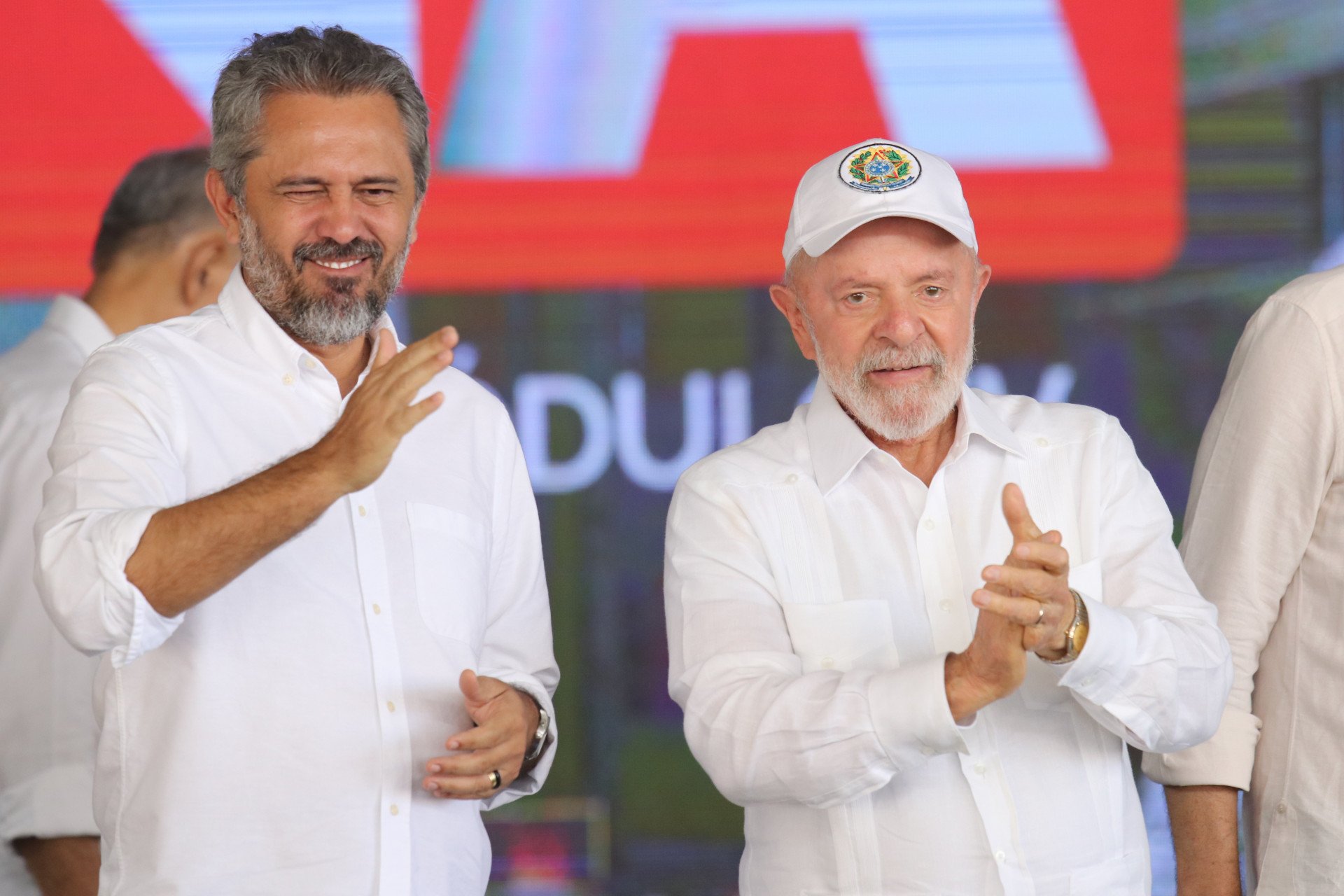 O governador do Ceará, Elmano de Freitas (PT) e o presidente da República, Luiz Inácio Lula da Silva (PT) (Foto: FÁBIO LIMA/O POVO)