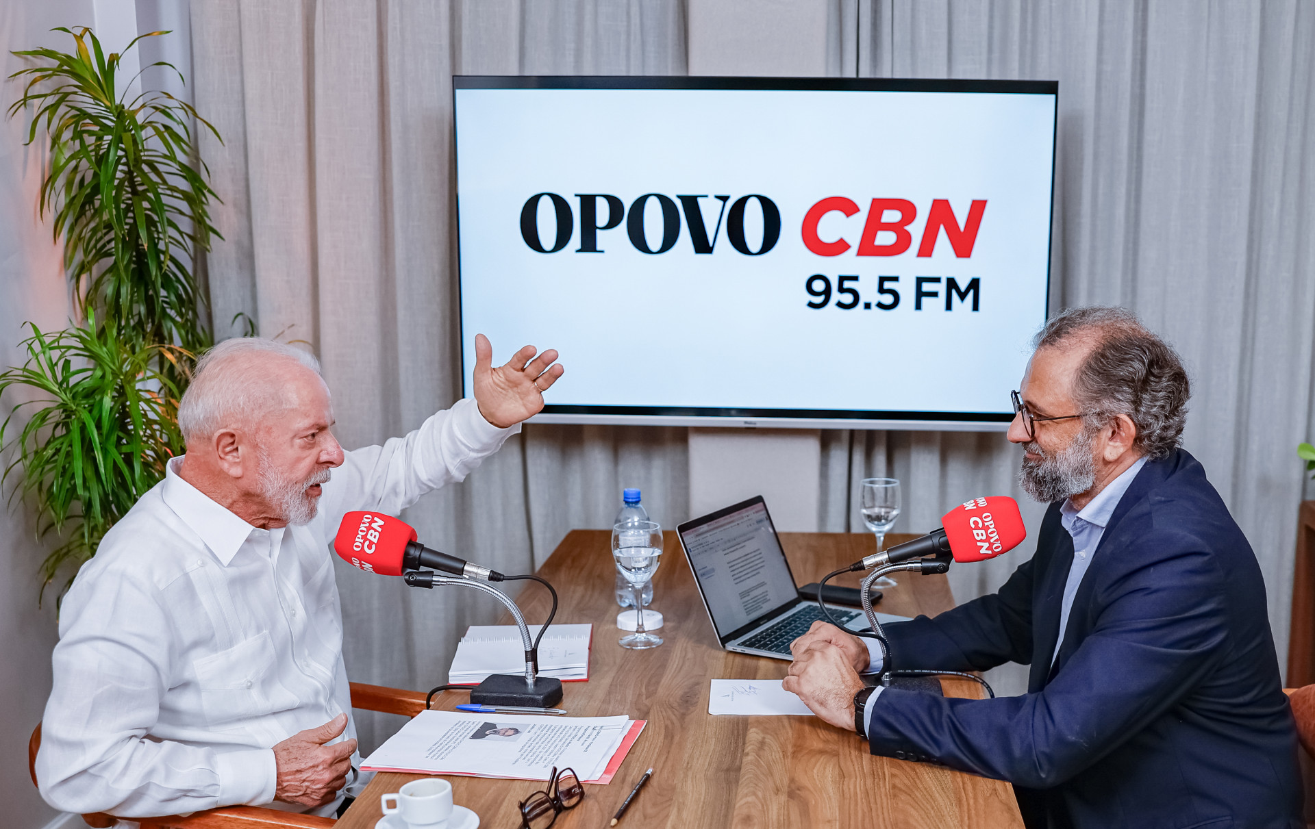 11.10.2024 - Presidente da República, Luiz Inácio Lula da Silva, durante entrevista à Rádio O POVO CBN, com Jocélio Leal (Foto: Ricardo Stuckert / PR)