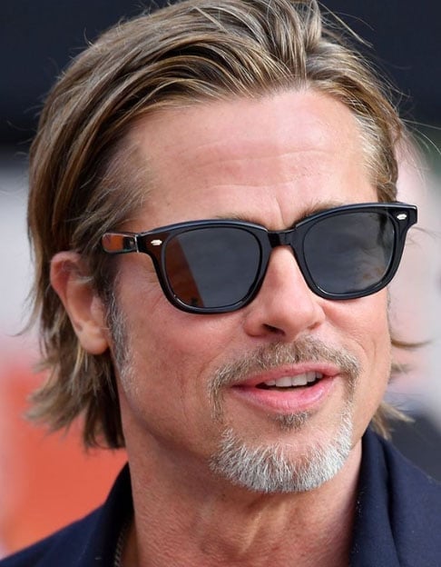 O ator Brad Pitt tem 61 anos - completados em 18/1/2024. E  ainda é símbolo de beleza.  Ele apontou recentemente os dois homens mais bonitos que já conheceu. Veja se concorda com ele.