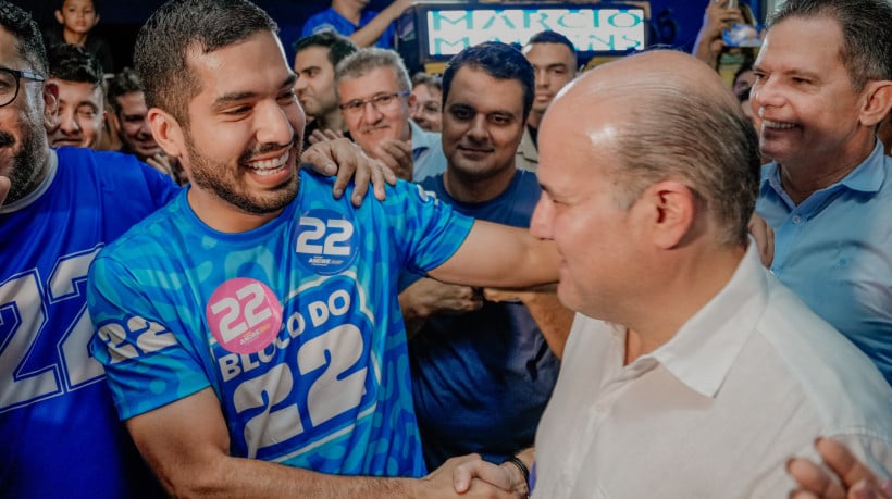 FORTALEZA-CE, BRASIL, 15-10-2024: Comitê do candidato André Fernandes, na Av. João Pessoa, com a presença do candidato e seus aliados, Capitão Wagner e Roberto Cláudio. (Foto: Fernanda Barros /O Povo)