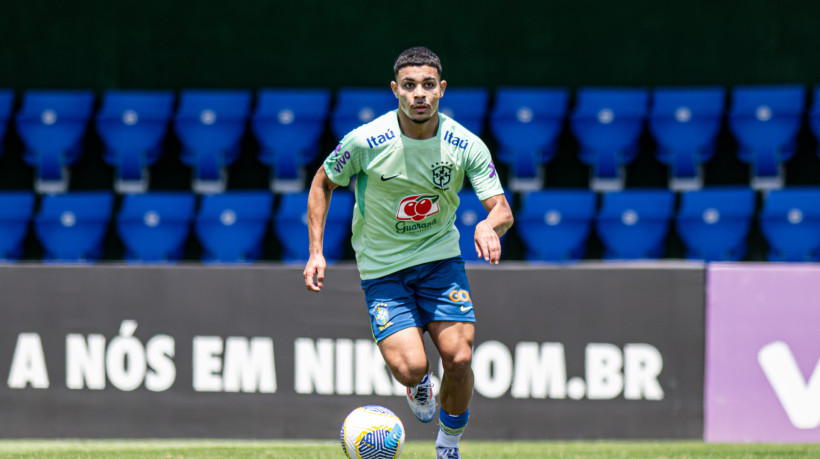 Kauan, volante do Fortaleza, em jogo-treino da Seleção Brasileira sub-20 contra o Nova Iguaçu sub-20