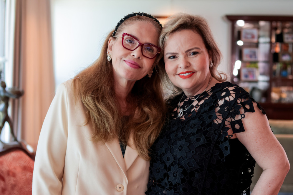 A primeira filha e a caçula, na foto, Eugenia e Daniela, trabalharam na empresa da família, assim como a do meio, Fabiana(Foto: Samuel Setubal)