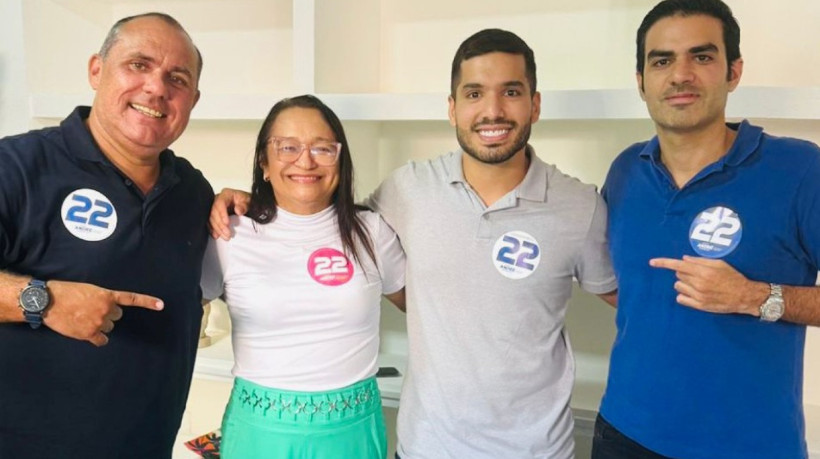 Da esquerda pra direita: Heitor Holanda, a vereadora Ana Aracapé, André Fernandes e o presidente local do Avante, Rodrigo Nogueira.