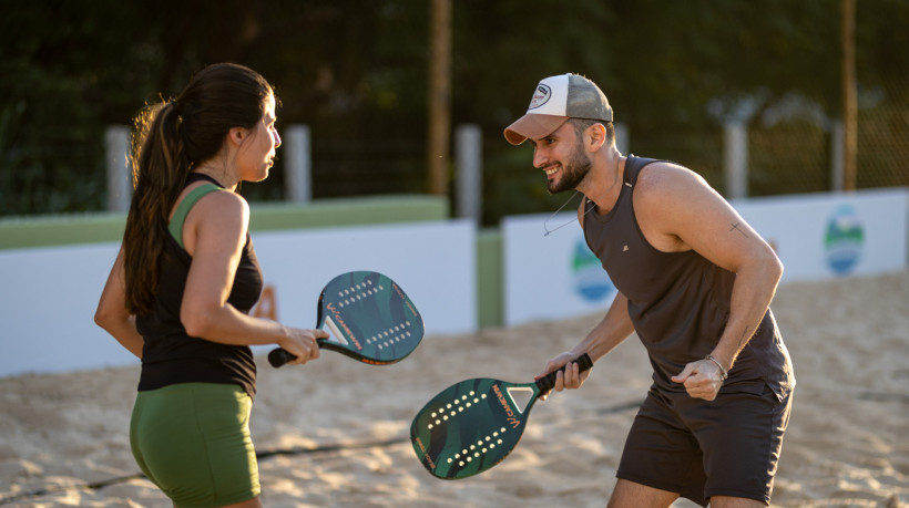 AYO Arena promoverá torneios de beach tennis e de vôlei abertos ao público