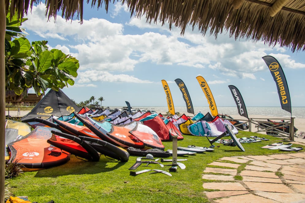 Os valores dos equipamentos para a prática do kitesurfe são caros.(Foto: Eliseu Souza/Leca Mir/Rancho do Kite)