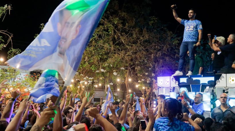 FORTALEZA, CEARÁ, BRASIL, 21-10-2024: Bloco do André Fernandes no José Walter com alguns aliados na Praça do Cuca. (Foto: Samuel Setubal/ O Povo)