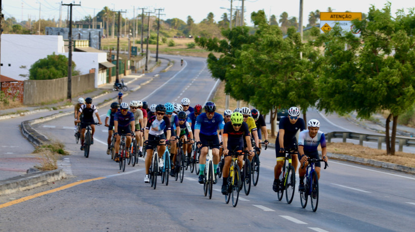 Projeto de lei quer criar faixas exclucias para atletas de ciclismo em rodovias no Ceará: bicicletas atingem velocidades médias de 40 km/h, com picos de até 70 km/h