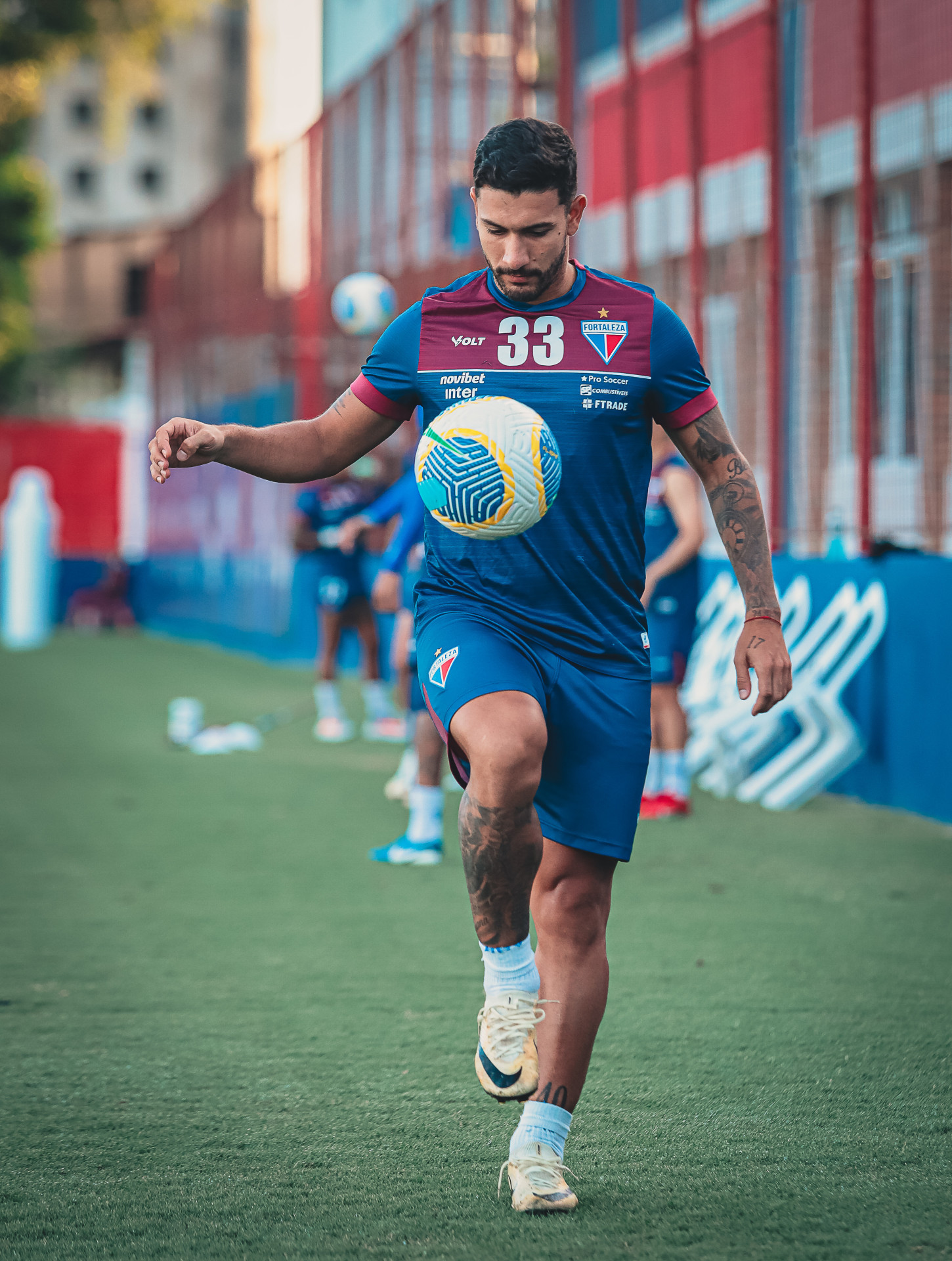 Mancuso assumiu a titularidade na lateral do Leão (Foto: Mateus Lotif/Fortaleza EC)