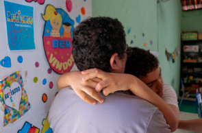 FORTALEZA, CEARÁ, BRASIL, 24-10-2024: A Fundação Projeto Diferente completa 35 anos em outubro, no local existem várias atividades que ajudam no desenvolvimento cognitivo das crianças autistas como leituras, atividades com músicas, atividades físicas e pinturas.. (Foto: Samuel Setubal/ O Povo)