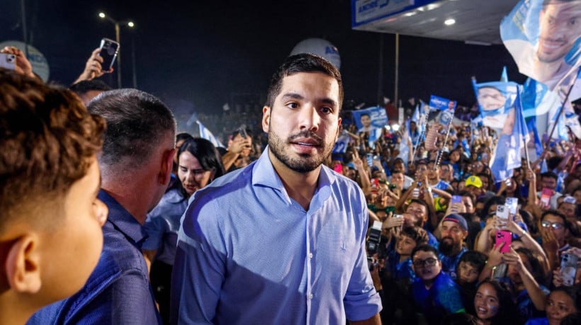 André Fernandes (PL) terminou o segundo turno com 49,62% dos votos ante 50,38% obtidos por Evandro Leitão (PT) (Foto: Aurélio Alves/O POVO)