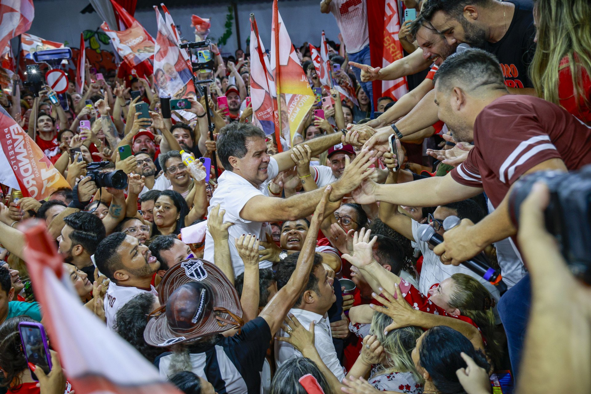 ￼EVANDRO Leitão ao comemorar a vitória (Foto: FCO FONTENELE)