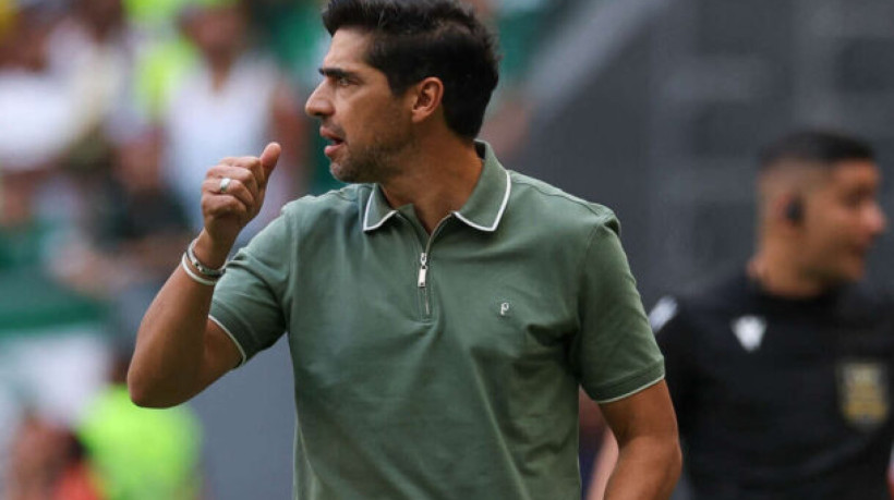 O técnico Abel Ferreira, da SE Palmeiras, em jogo contra a equipe do CR Vasco da Gama, durante partida válida pela vigésima sétima rodada, do Campeonato Brasileiro, Série A, na Arena BRB Mané Garrincha. (Foto: Cesar Greco/Palmeiras/by Canon)