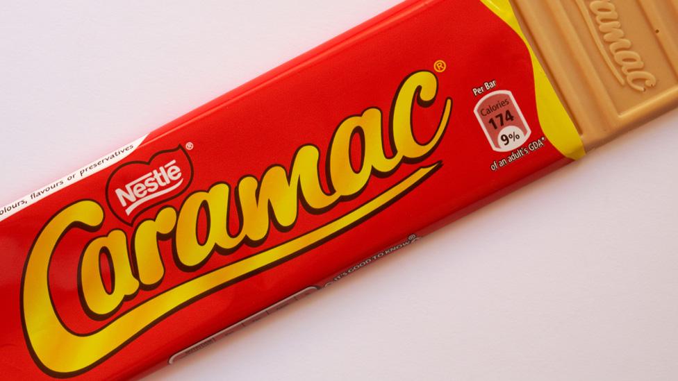 A Nestlé anunciou que não produzirá mais a barra de chocolate caramelizado Caramac, que existe há 64 anos. A decisão causou perplexidade nos fãs da clássica marca de doce, com a criação até mesmo de uma petição online com milhares de assinaturas para pedir a revisão da medida. 
