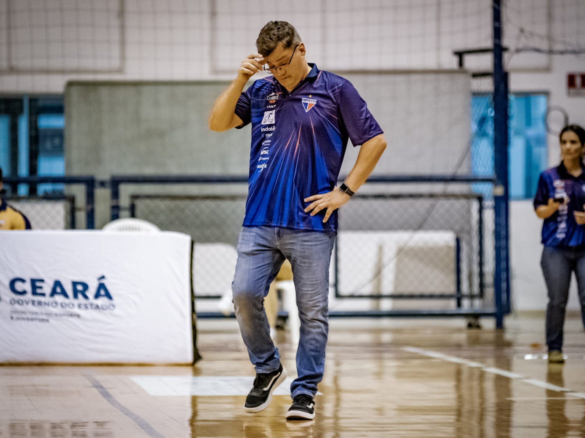 Técnico Flávio Espiga no jogo Fortaleza Basquete Cearense x Botafogo, no ginásio da Unifor, pelo NBB (Foto: Carlos Roosewelt/FBC)