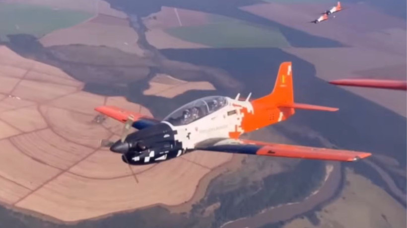 Acidente com avião da Fab: conheça o T-27 Tucano, modelo envolvido na colisão